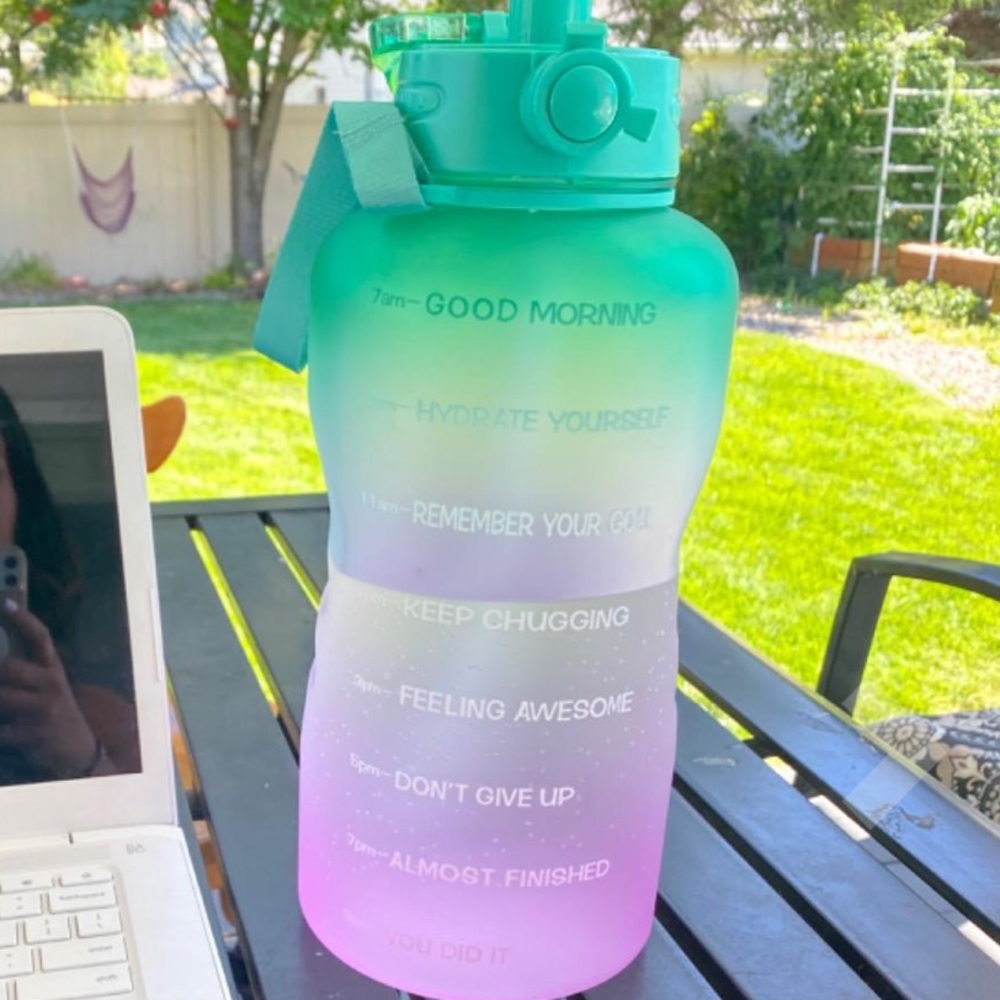 BRAND NEW ombré half gal water bottle